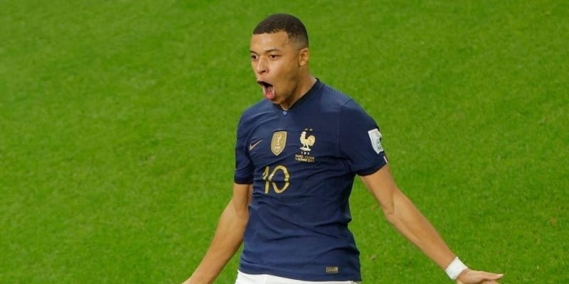 Mbappé cán mốc 100 trận và hành trình xô đổ kỷ lục săn bàn vĩ đại